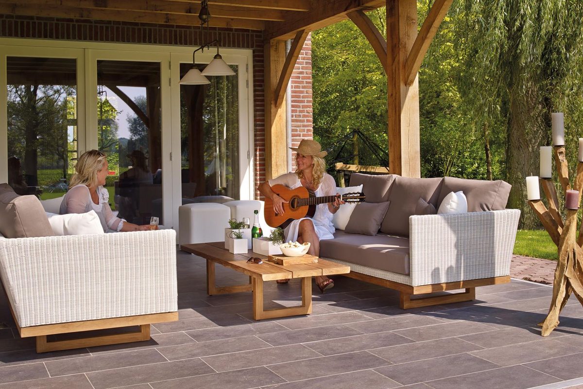 10 Best Outdoor Furniture Shopify Stores (2026)
