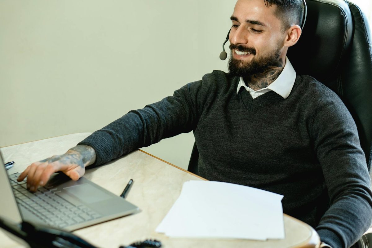 Live Chat for Shopify: How to Use It to Increase Conversions and Reduce Drop-Off